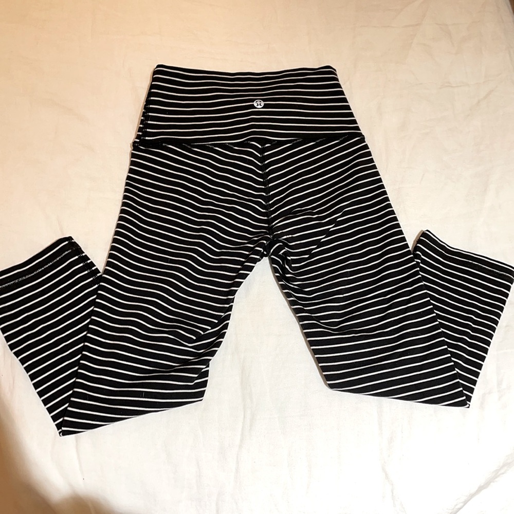 Lululemon Wunder Under Crops